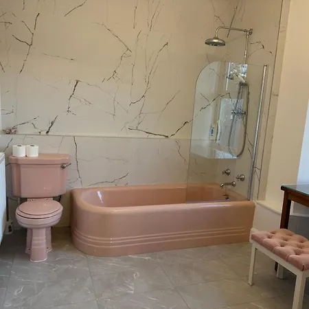 게스트하우스 King-bed En-suite *