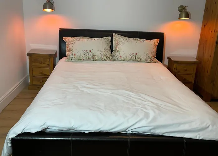 Guest house King-bed En-suite