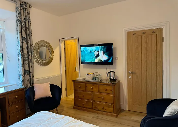 King-bed En-suite Guest house *