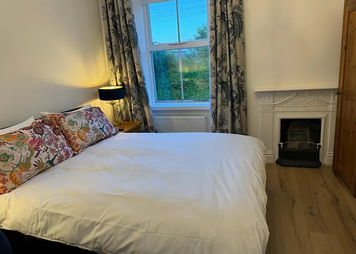 Guest house King-bed En-suite